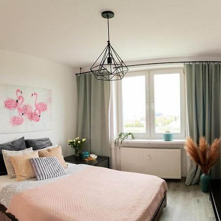 Piotrapartments - Daleka Cozy Train&Airport Apartment Warschau Exterior foto