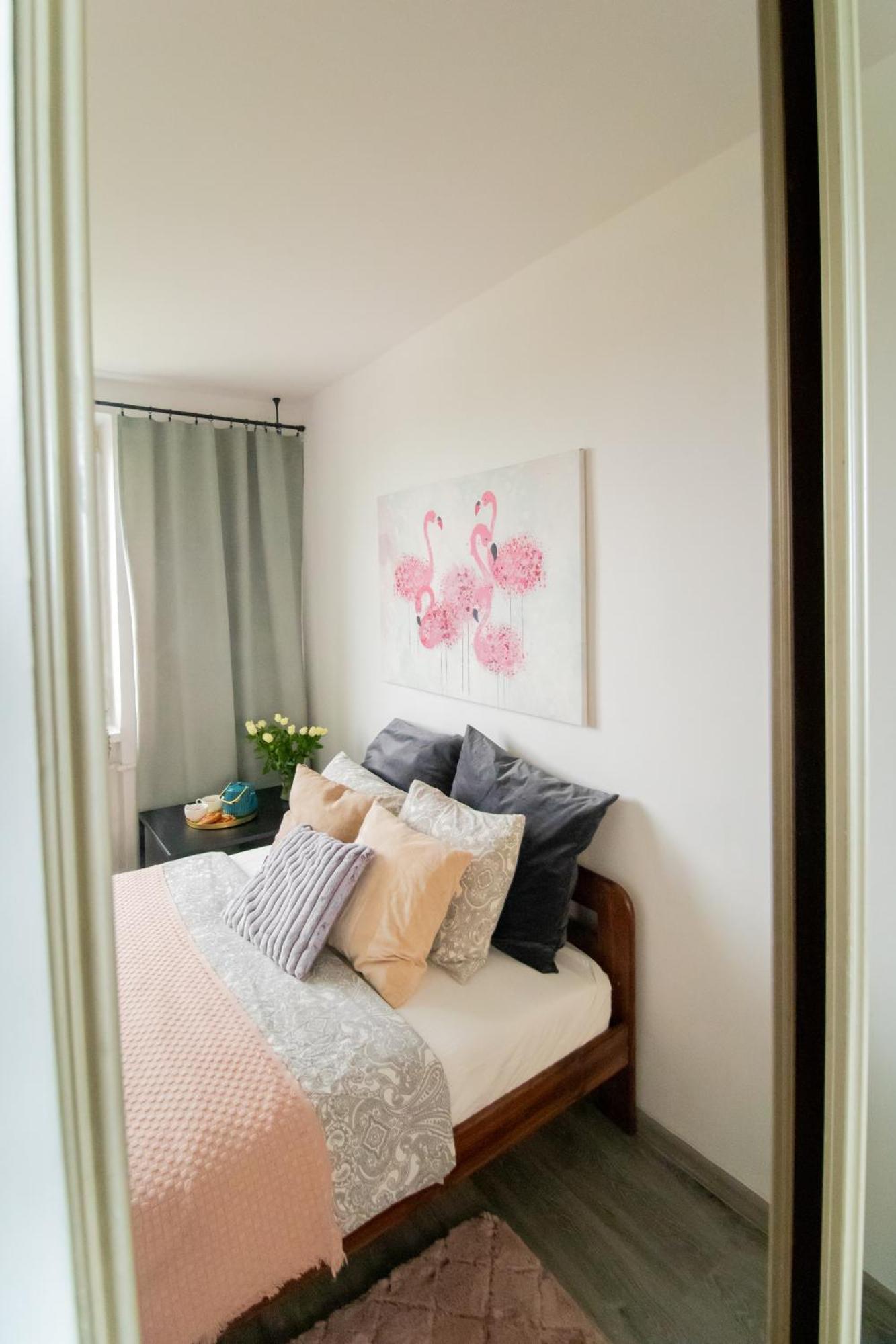 Piotrapartments - Daleka Cozy Train&Airport Apartment Warschau Exterior foto