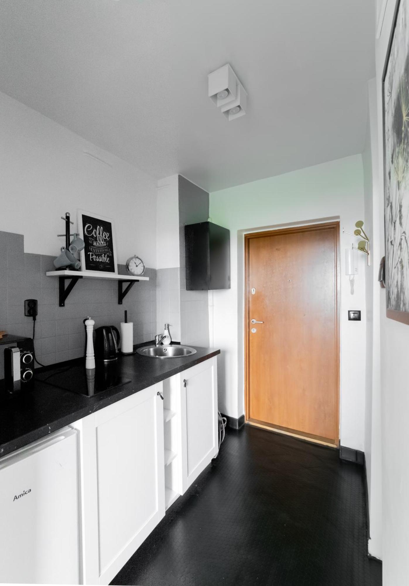 Piotrapartments - Daleka Cozy Train&Airport Apartment Warschau Exterior foto