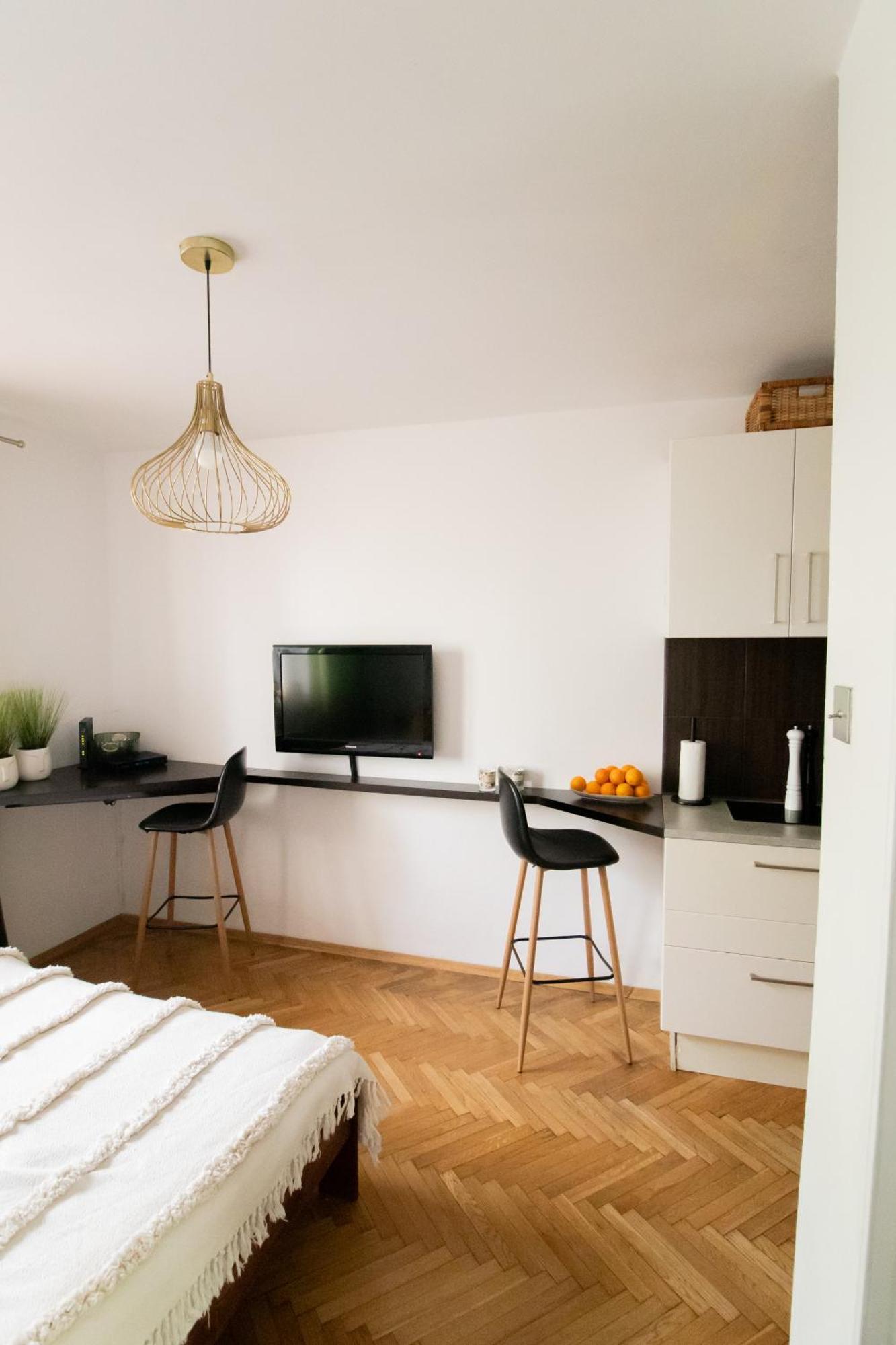 Piotrapartments - Daleka Cozy Train&Airport Apartment Warschau Exterior foto