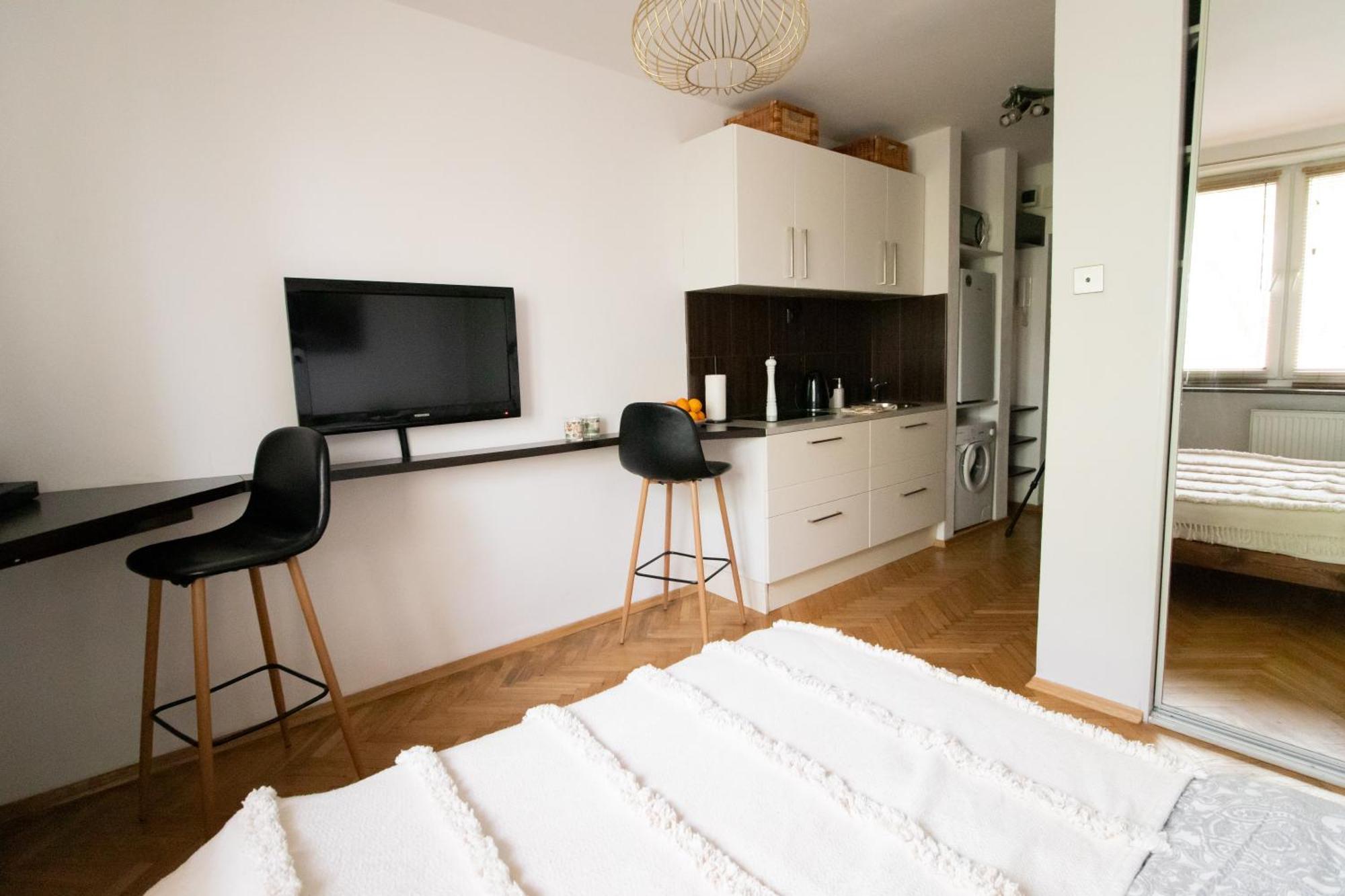Piotrapartments - Daleka Cozy Train&Airport Apartment Warschau Exterior foto