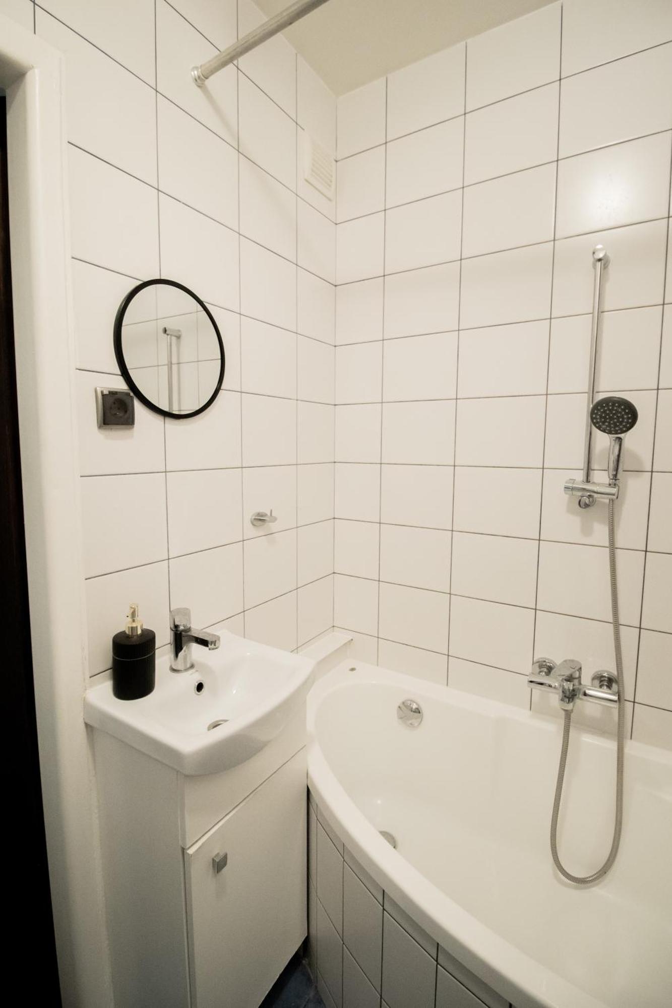 Piotrapartments - Daleka Cozy Train&Airport Apartment Warschau Exterior foto