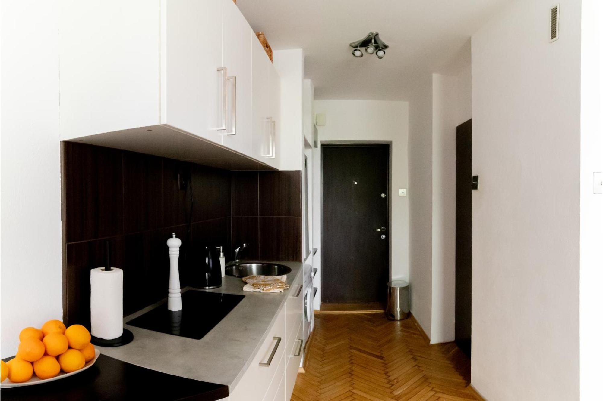 Piotrapartments - Daleka Cozy Train&Airport Apartment Warschau Exterior foto